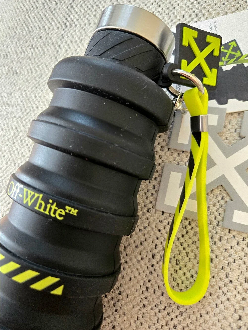 NWT OFF-WHITE Neon Yellow Black Silicone Collapsible Water Bottle Size: 6.76 Oz